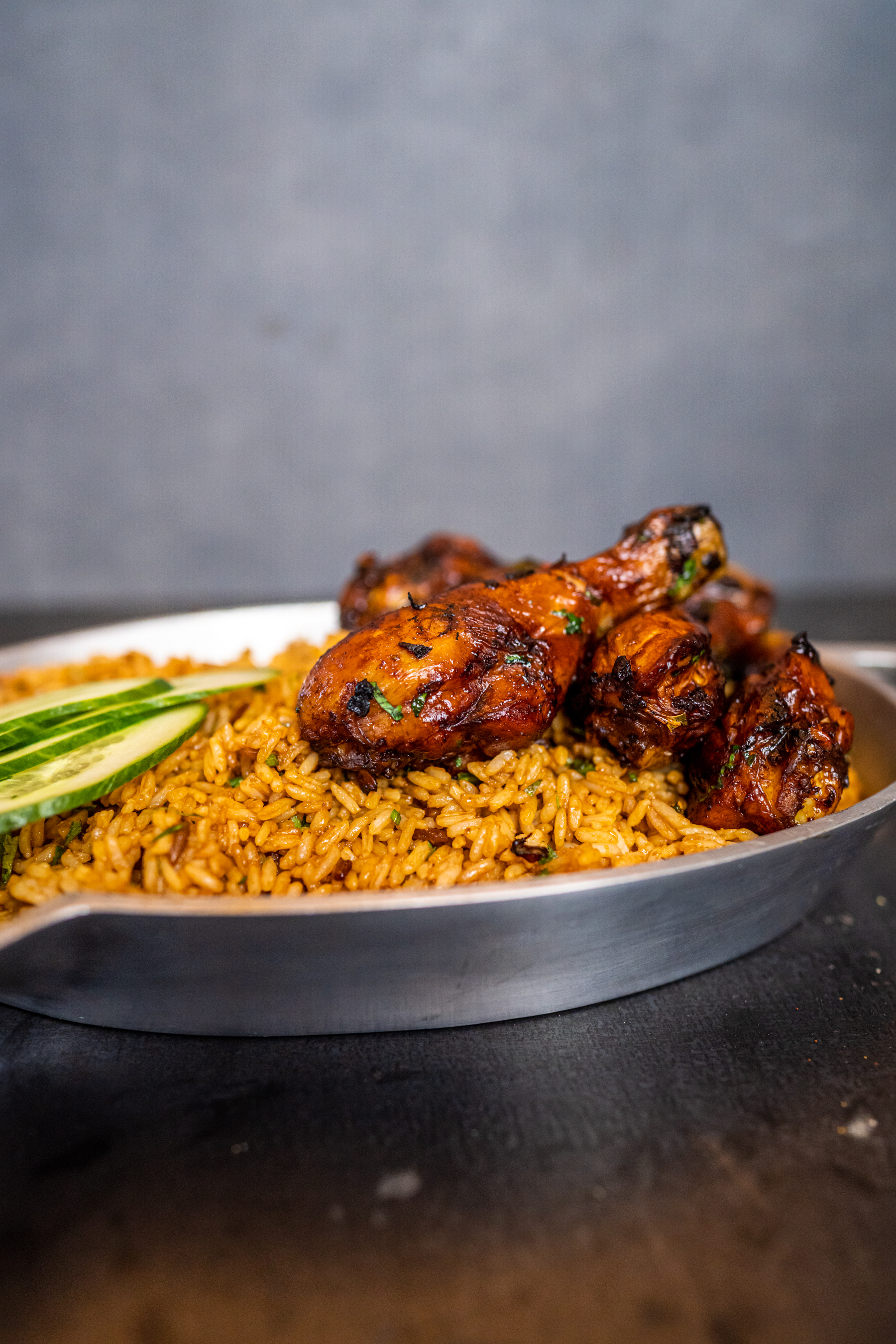 Surinaamse-Nasi-met-kipdrumsticks.jpg